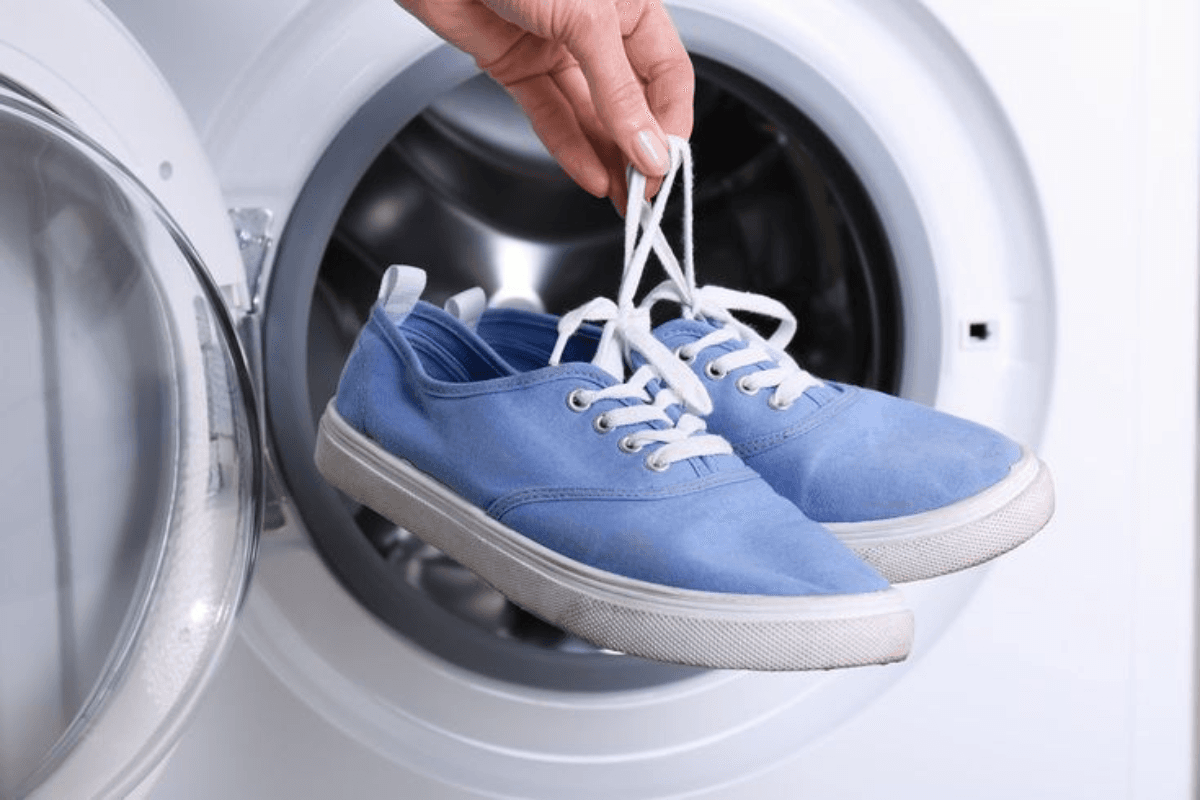 Avoid Washing Shoes In Washing Machine: जूतों को वाशिंग मशीन में धोने से बचें, जानिए इसके खतरनाक प्रभाव Avoid Washing Shoes In Washing Machine: जूतों को वाशिंग मशीन में धोने से बचें, जानिए इसके खतरनाक प्रभाव