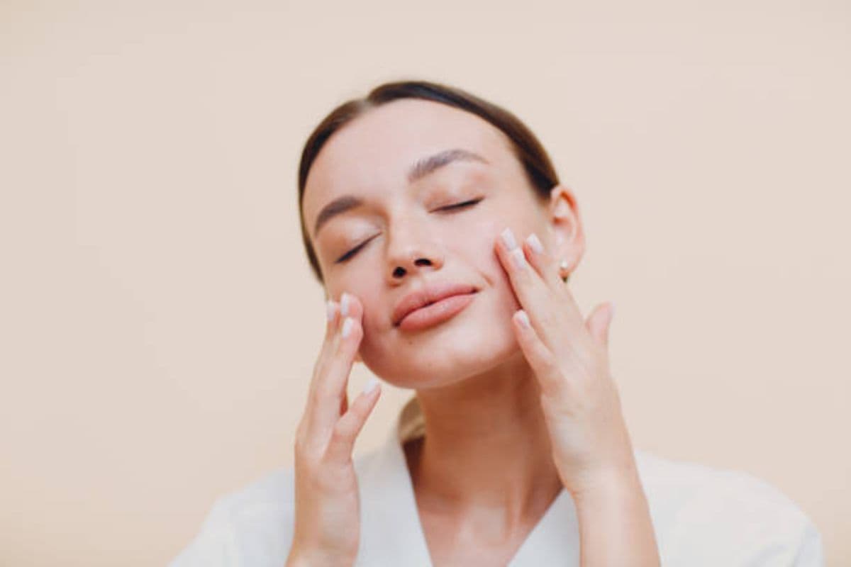 Skin Care Tips: त्वचा की रंगत निखारेंगे ये 5 स्पेशल ड्रिंक्स, रोजाना डाइट में करें शामिल