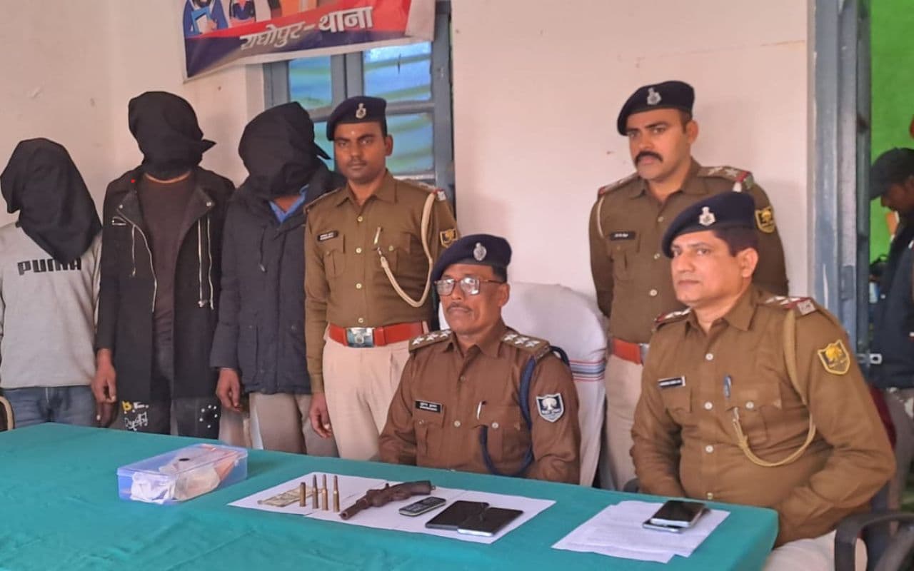 Bihar: सुपौल के टॉप टेन अपराधी में शामिल प्रकाश कुमार हुआ गिरफ्तार, अवैध हथियार और नकद बरामद