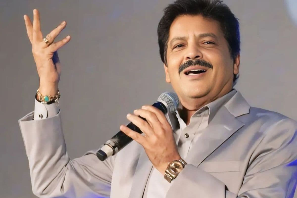 उदित नारायण ने लाइव शो में कई फीमेल फैन को Lip Kiss करने पर तोड़ी चुप्पी, कहा- ये सब दीवानगी होती है…