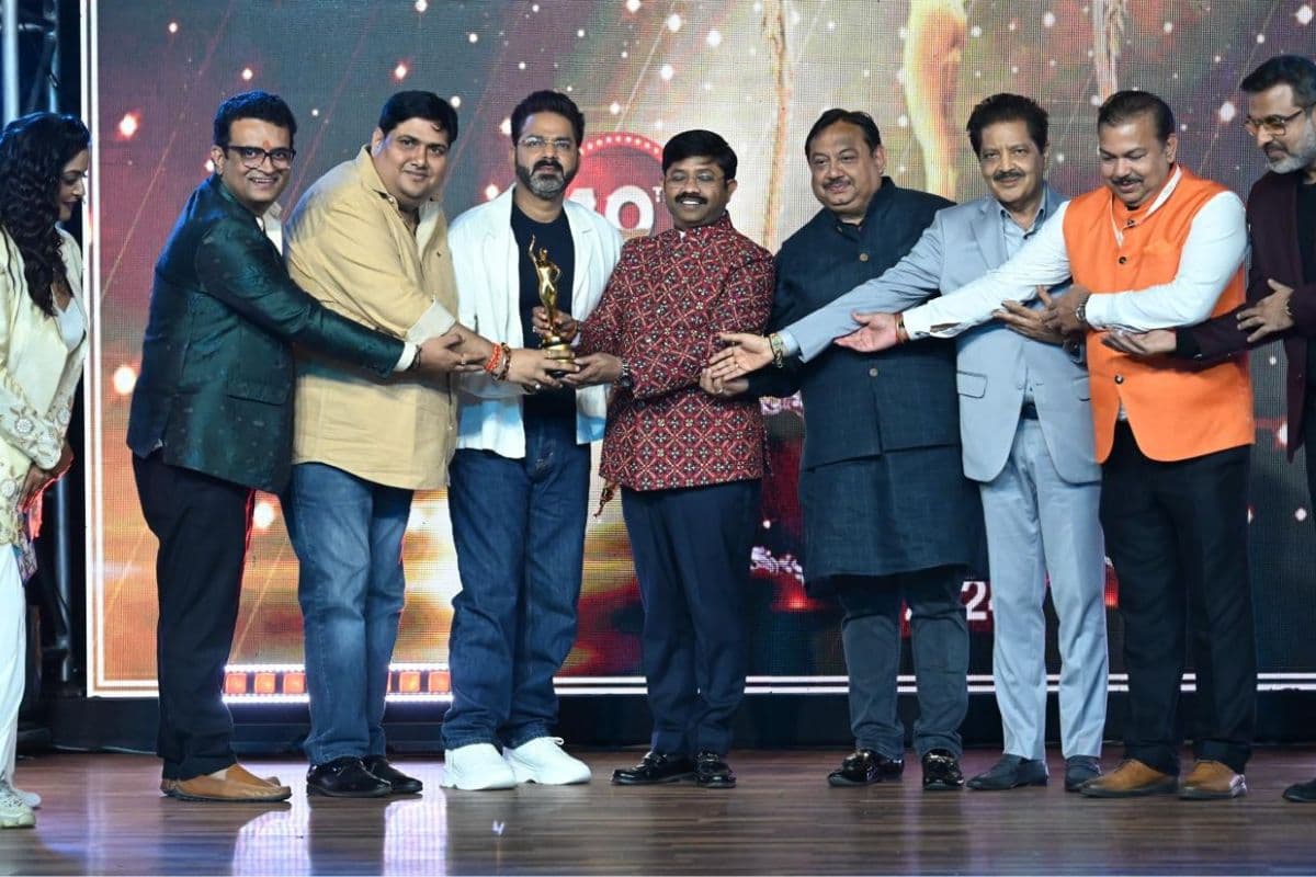 Bhojpuri Film Award का हुआ भव्य उद्घाटन, पॉवर स्टार पवन सिंह को मिला बेस्ट एक्टर अवार्ड