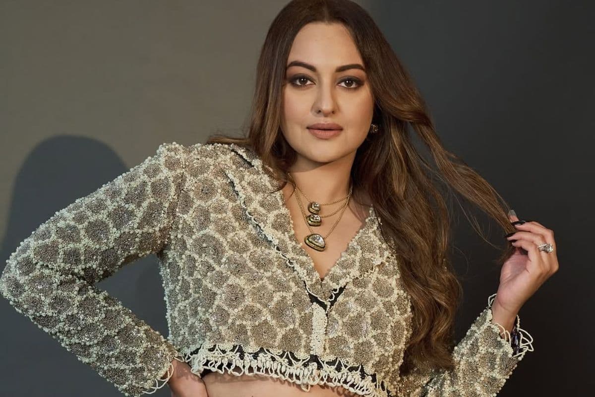 Sonakshi Sinha: बड़े उम्र के एक्टर ने किया था सोनाक्षी सिन्हा के साथ काम करने से मना, बोलीं- खुद 30 साल छोटी हीरोइन…