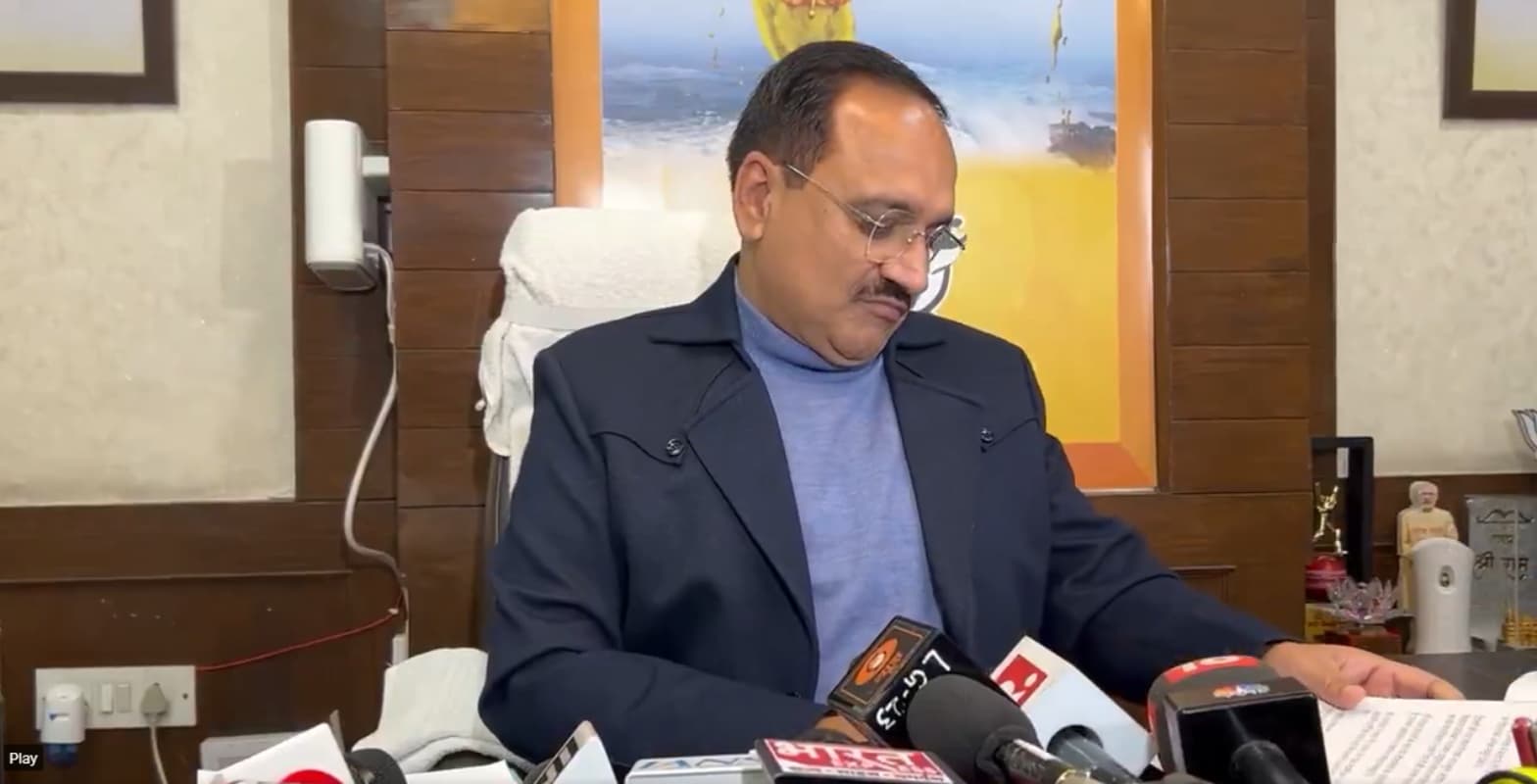 Delhi Assembly Election: वोटर लिस्ट मामले में AAP-BJP में आरोप-प्रत्यारोप का दौर, वीरेंद्र सचदेवा ने किया बड़ा दावा