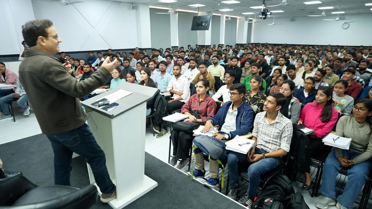 Drishti IAS नोएडा में शिफ्ट, सिविल सेवा की परीक्षा की तैयारियों के लिए नए मानक तय कर रहा यह कोचिंग संस्थान