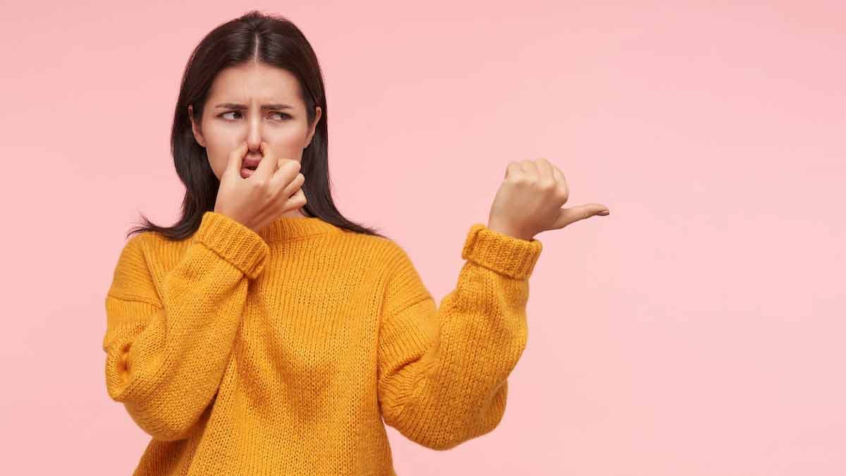 Winter Care Tips: सर्दी में कैसे सॉक्स की बदबू से राहत पाएं, फॉलो करें ये 5 टिप्स