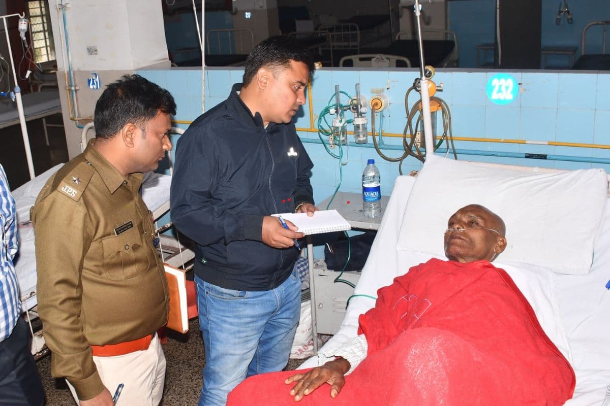 Jharkhand News: बोकारो में नकाबपोश अपराधियों ने सेवानिवृत इस्पातकर्मी को मारी गोली, ICU में भर्ती