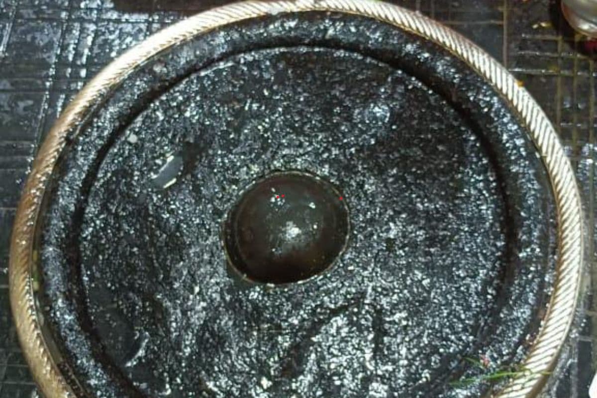 Deoghar News: बाबा मंदिर के गर्भगृह और शिवलिंग की पौराणिकता के साथ छेड़छाड़, पुरोहितों में आक्रोश