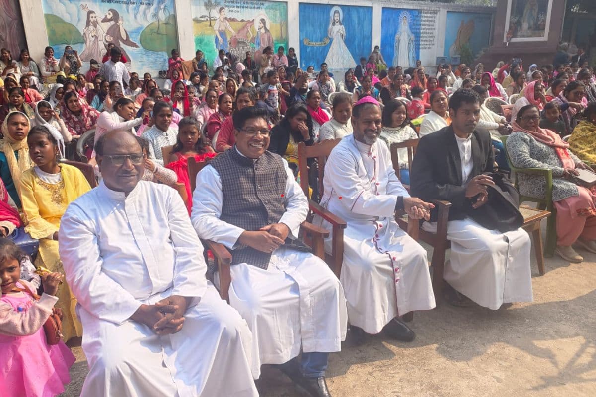 Photos: मेदिनीनगर में धूमधाम से मना क्रिसमस गैदरिंग, पलामू में 25 दिसंबर को क्या होगा खास