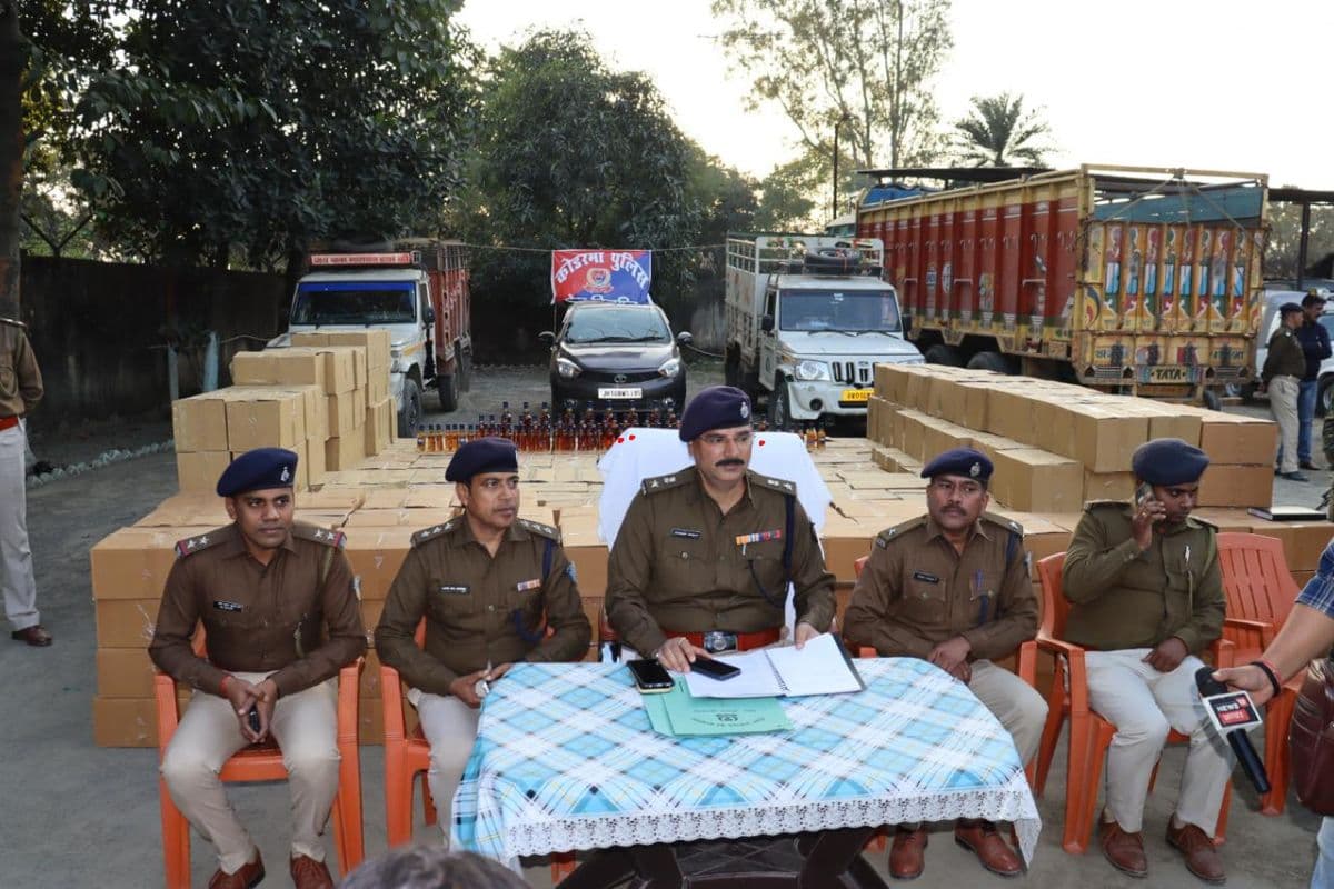 कोडरमा में 588 पेटी अंग्रेजी शराब के साथ पांच लोग गिरफ्तार, बिहार ले जाने की थी तैयारी