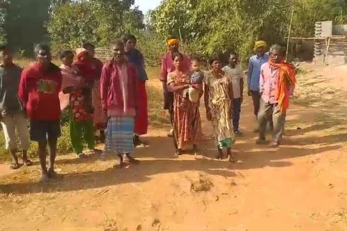 Gumla News: मां ने घोंटा अपनी ममता का गला, नवजात बच्चे को सड़क के किनारे फेंका, जानवरों ने नोंचकर खा लिया आधा सिर