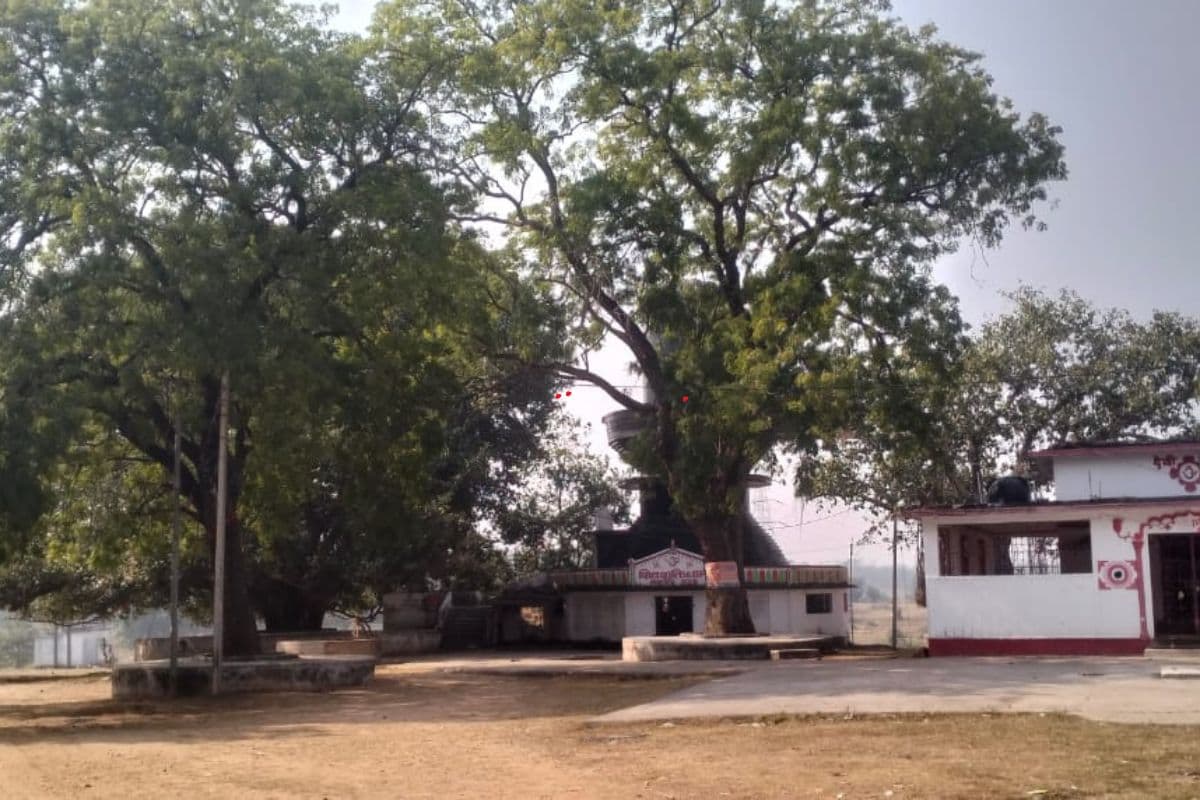 Jharkhand Tourism: अद्भुत है गिरिडीह का शिवशक्ति धाम, 57 फीट उंचा शिवलिंग आकार का मंदिर है आकर्षक