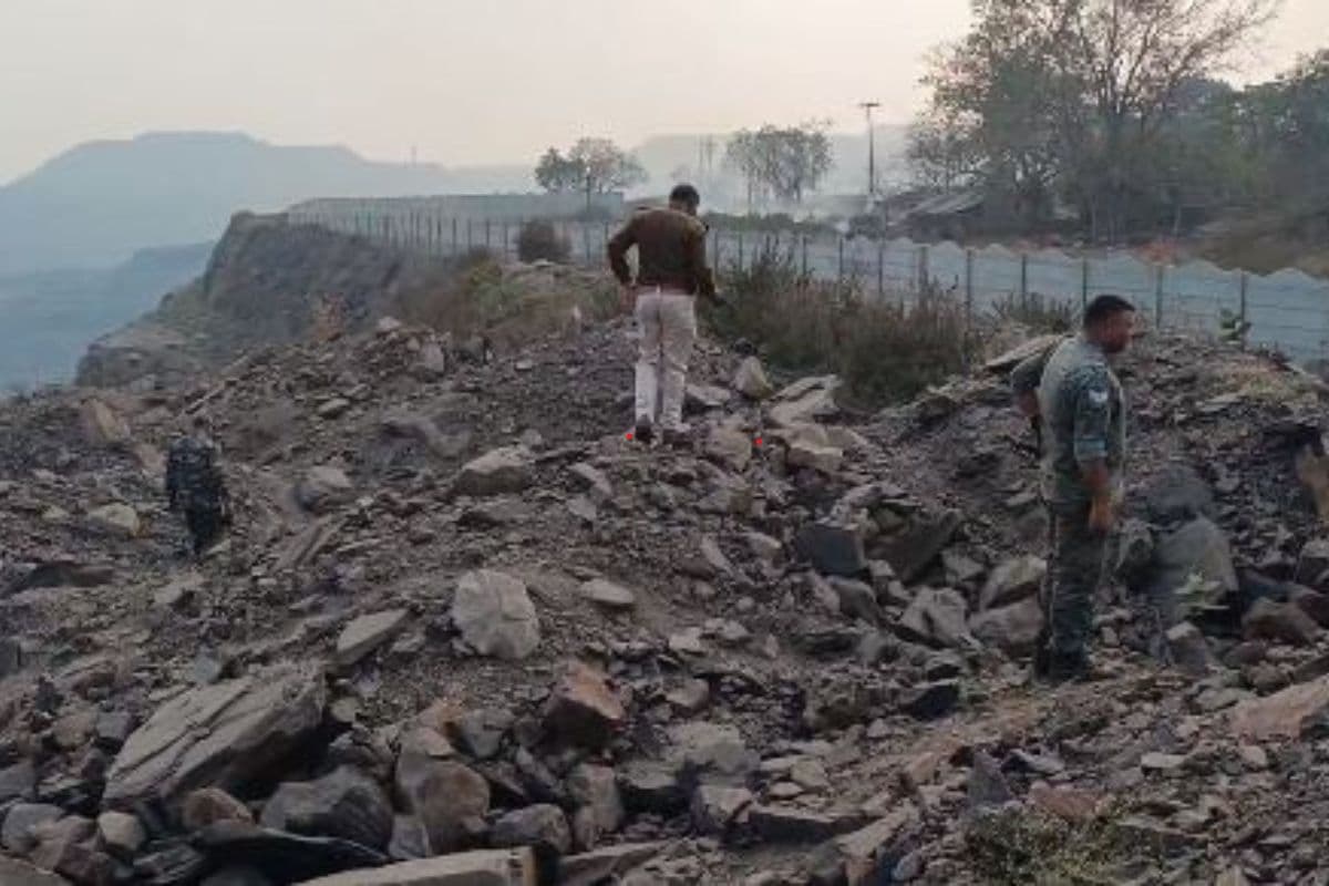 Dhanbad Crime News: गोलियों की आवाज से थर्रा उठी धनबाद की धरती, पुलिस ने बरामद किया 6 खोखा