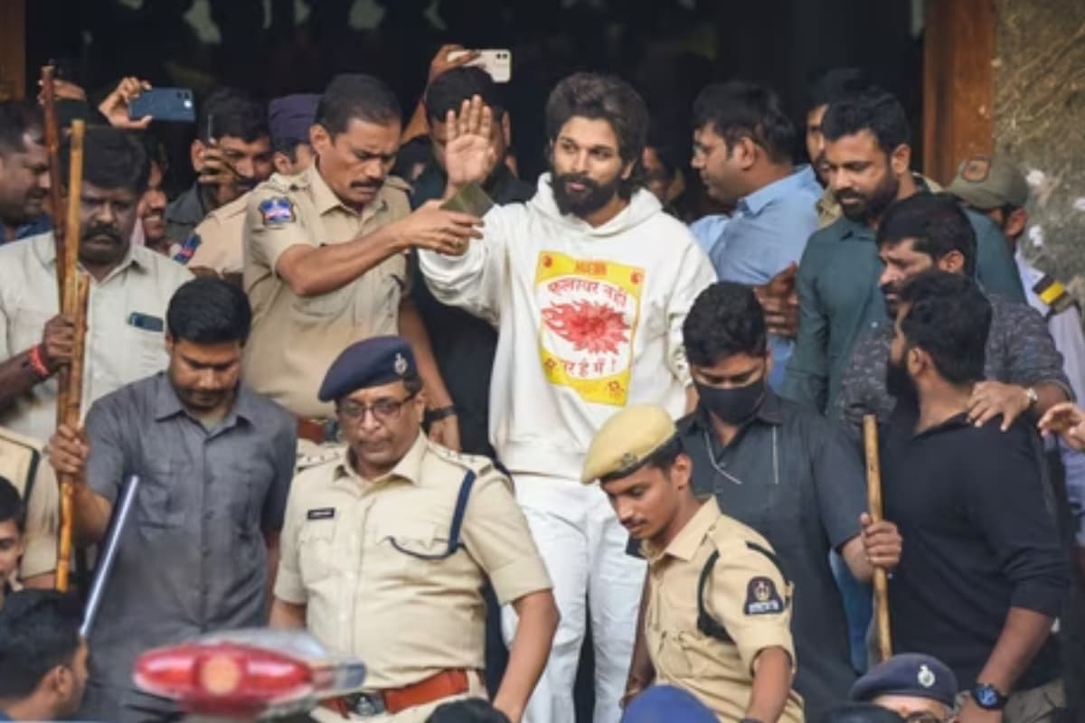 Allu Arjun Arrested Updates: 14 दिन न्यायिक हिरासत में रहेंगे पुष्पा 2 स्टार, वकील से की यह रिक्वेस्ट