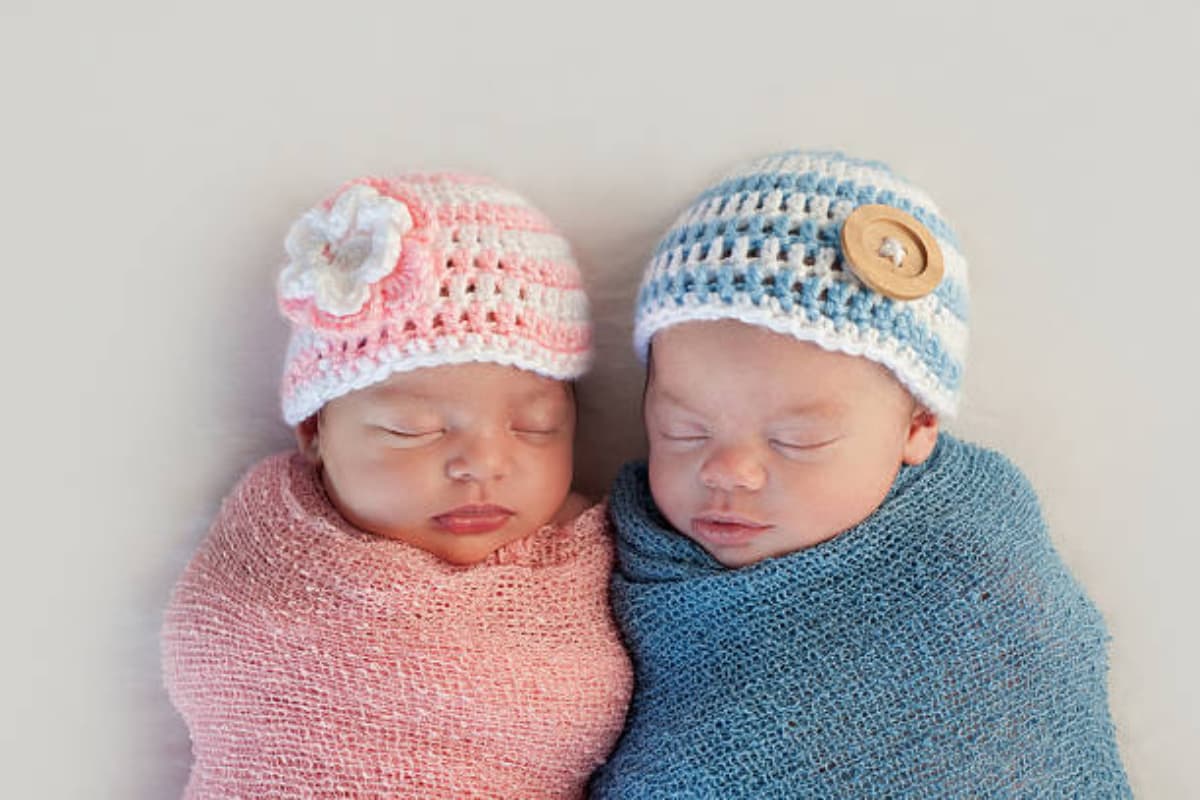 Baby Names: आपके बेटे और बेटी लिए ये हैं सबसे खूबसूरत V अक्षर से शुरू होने वाले नाम, डालें लिस्ट पर एक नजर