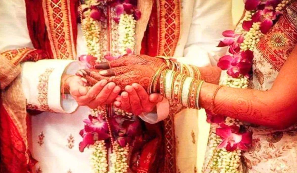 Bihar News: जयमाला स्टेज पर दूल्हे को लड़खड़ाते देख दुल्हन ने किया शादी से इनकार, दरवाजे से लौटाई बरात