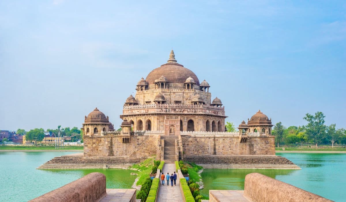 बिहार की इन खूबसूरत जगहों पर मनाएं नए साल का जश्न, पिकनिक के लिए बेस्ट हैं ये टूरिस्ट स्पॉट