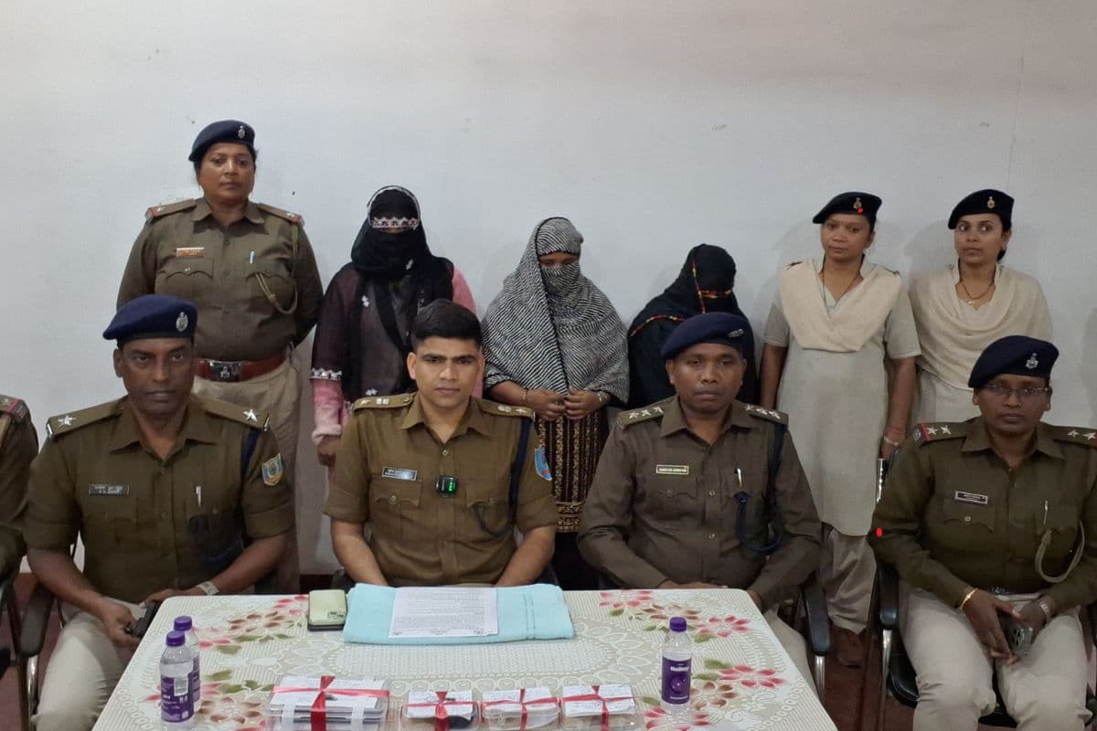 Jharkhand Crime: नशे के खिलाफ एक्शन, 7 लाख की ब्राउन शुगर के साथ तीन महिला तस्कर अरेस्ट