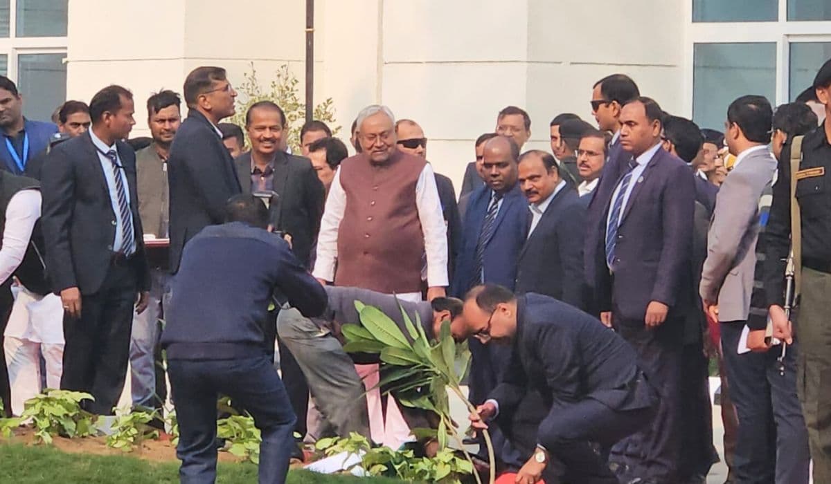 Patna News: CM Nitish ने किया नया कलेक्ट्रेट भवन का उद्घाटन, अब एक छत के नीचे होंगे इतने विभाग