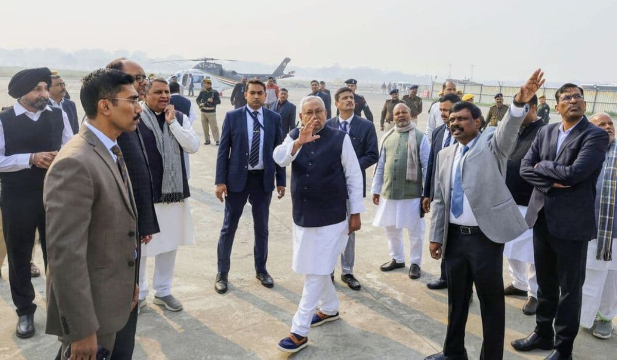 450 करोड़ की सौगात देने बक्सर पहुंचे सीएम नीतीश, कई योजनाओं का किया उद्घाटन और शिलान्यास