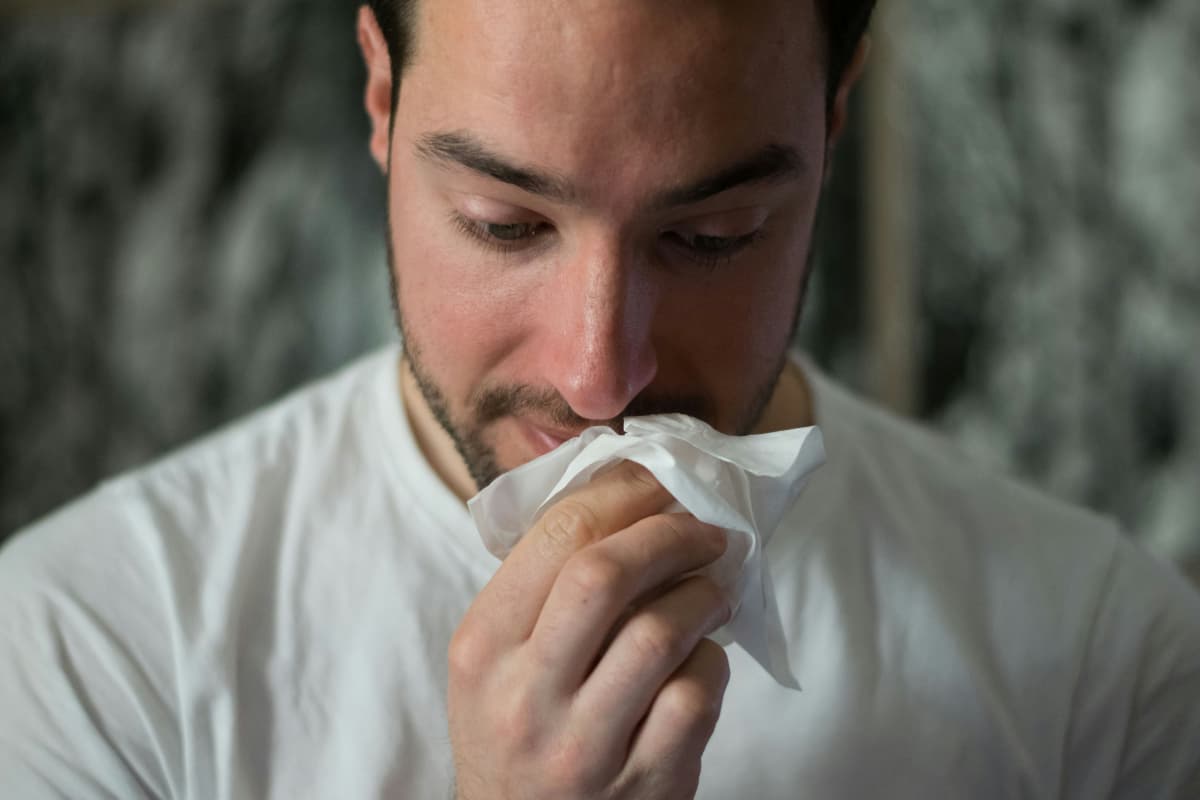 Health Tips: सर्दी और खांसी ने मुश्किल कर दिया जीना, ये घरेलू तरीके दिलाएंगे आपको आराम