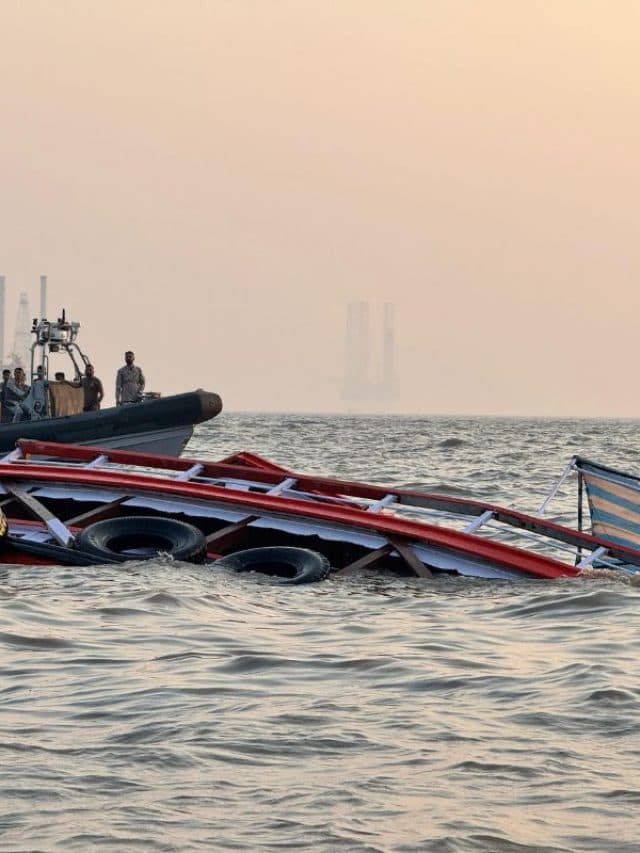 नेवी के बेकाबू जहाज ने मारी टक्कर, 110 सवारियों समेत पलटी नाव, 13 लोगों की मौत