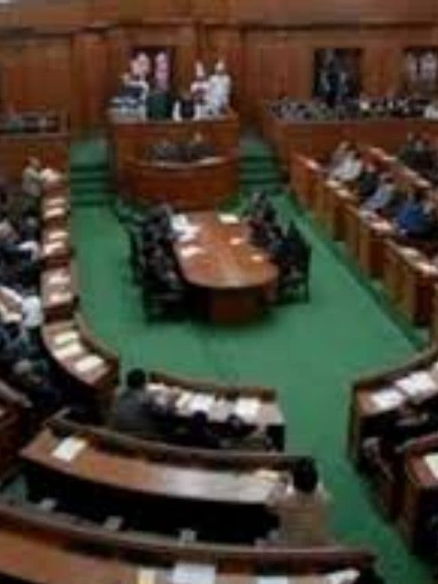 आइए जानते हैं दिल्ली के सभी आठों  सीएम के बारे में