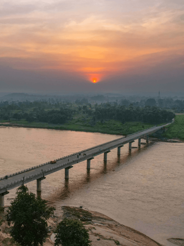 Tourist Spot: दो नदियों के संगम का नहीं देखा होगा ऐसा विहंगम नजारा