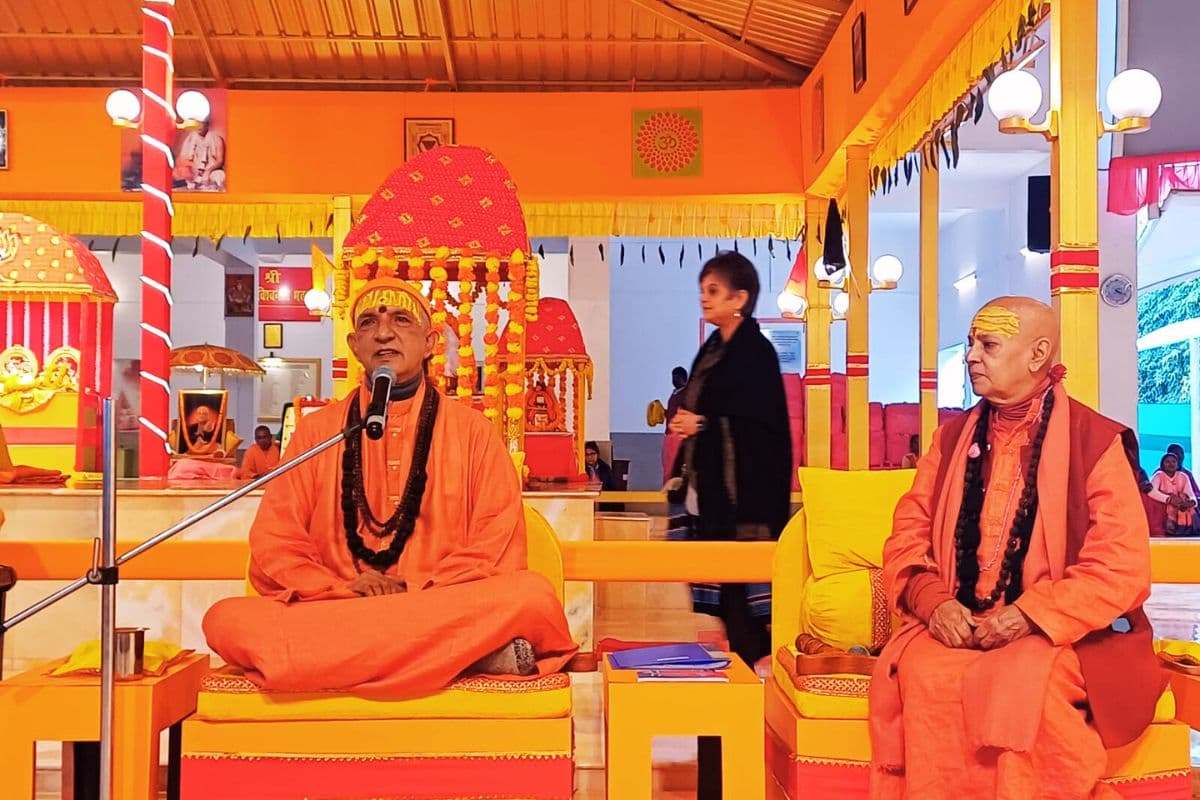 स्वामी सत्यानंद जी ने ईश्वर की भक्ति को सेवा के रूप में किया साकार, बोले स्वामी निरंजनानंद