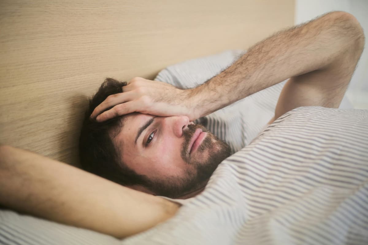 Lifestyle Tips: बेचैनी के कारण रात को नहीं आ रही नींद? सोने से पहले खा लें यह ड्राई फ्रूट