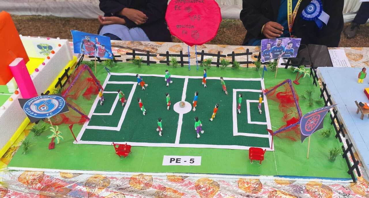 हस्तशिल्प प्रदर्शनी में छात्रों ने दर्शाया खेल का मैदान