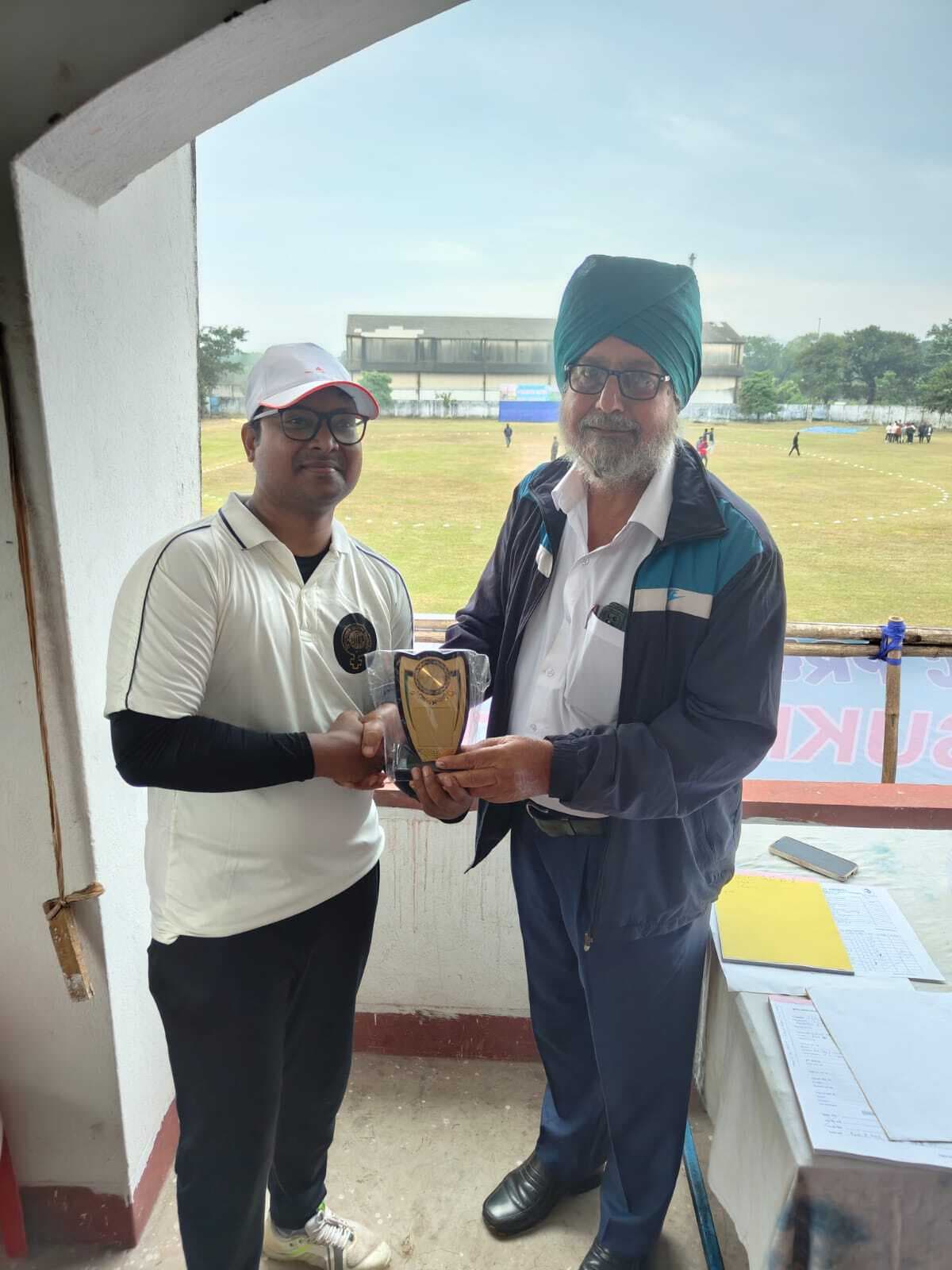 East Singhbhum : 30 वीं बासुकी सिंह मेमोरियल क्रिकेट प्रतियोगिता शुरू, उद्घाटन मैच में आइसीसी इलेवन ने फैंटास्टिक को हराया