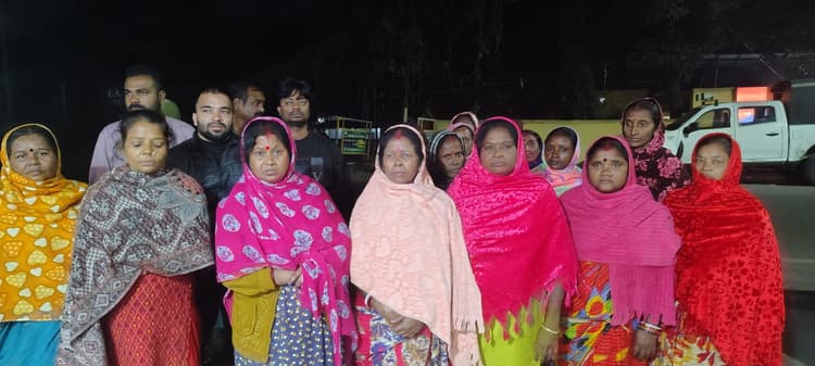 dhanbad news पानी भरने के सवाल पर दो गुटों में मारपीट, पांच घायल