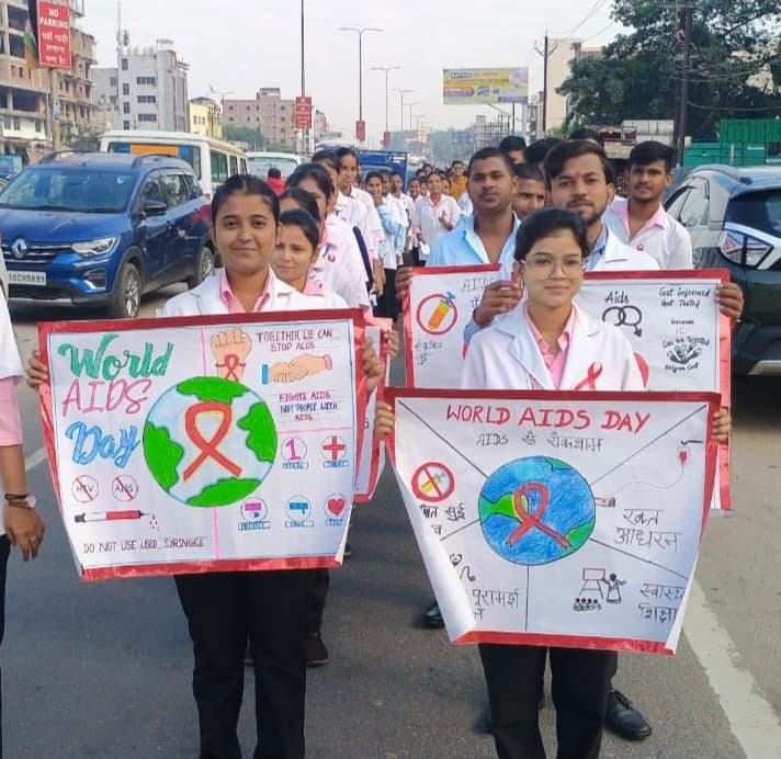 DHANBAD NEWS : धनबाद स्कूल ऑफ नर्सिंग ने निकाली जागरूकता रैली