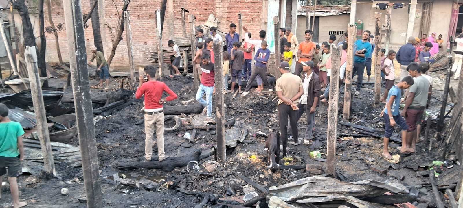 आग लगने से सात घर जले, लाखों की संपत्ति का हुआ नुकसान