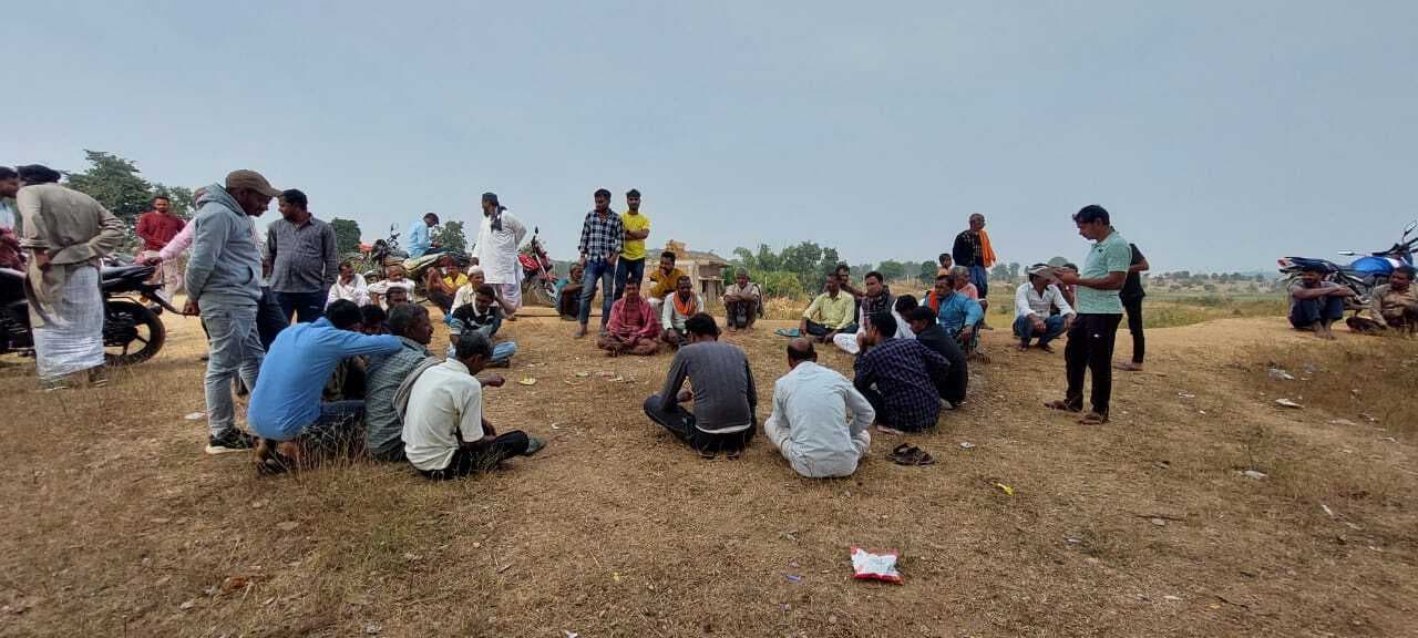 Gaya News : पैक्स चुनाव में भी पुल व रोड नहीं होने का मुद्दा बना वोट बहिष्कार का कारण