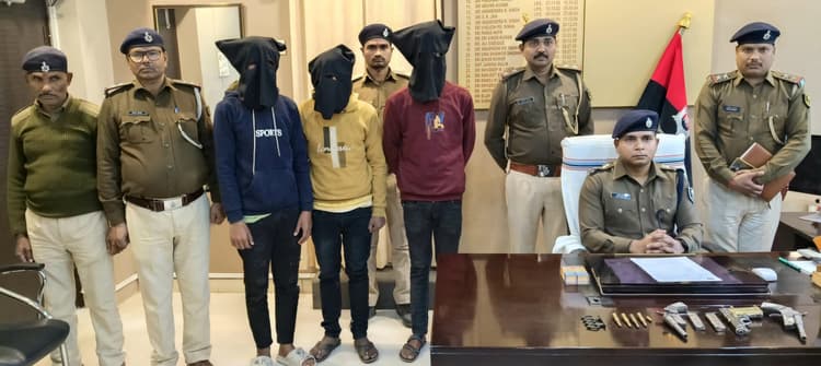 कुख्यात अपराधी दो साथियों के साथ गिरफ्तार