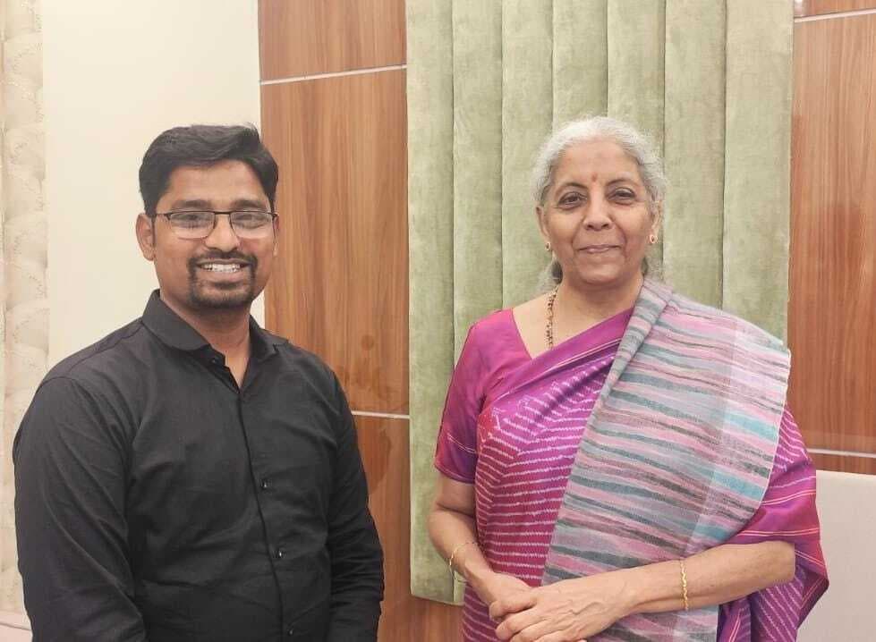 केंद्रीय वित्त मंत्री निर्मला सीतारमण को मंदार आने का दिया निमंत्रण