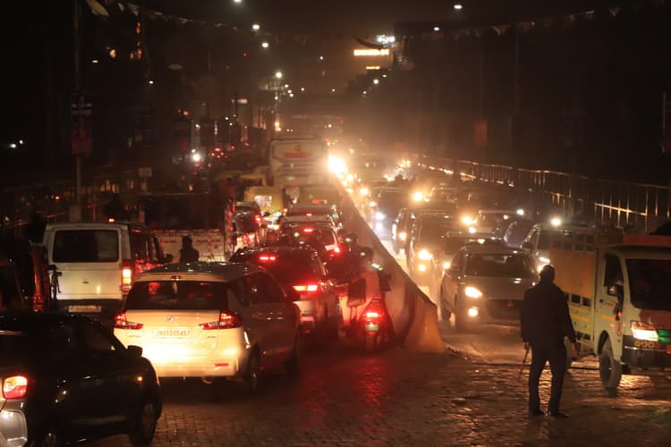 Jamshedpur News : नो इंट्री के समय में बदलाव करे प्रशासन, नहीं तो जनता दिन में रोकेगी गाड़ियां : सरयू राय