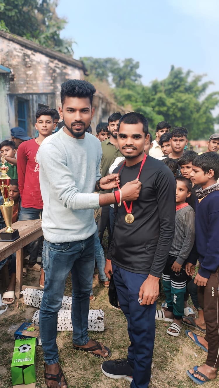 क्रिकेट टूर्नामेंट में चांदपुर ने गोगरी को सात विकेट से हराया