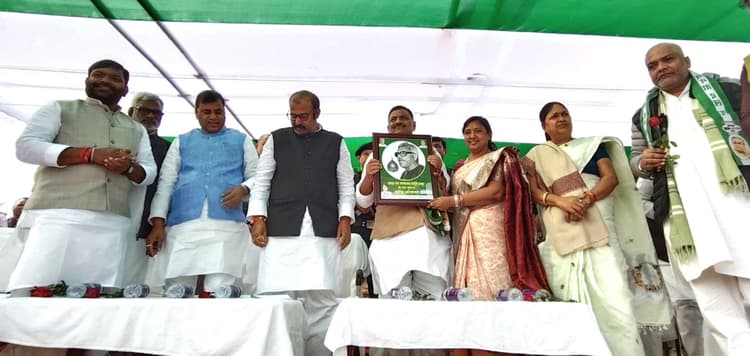 आगामी विधानसभा चुनाव में एनडीए के सभी घटक दल मिलकर लड़ेगे चुनाव : संजय झा