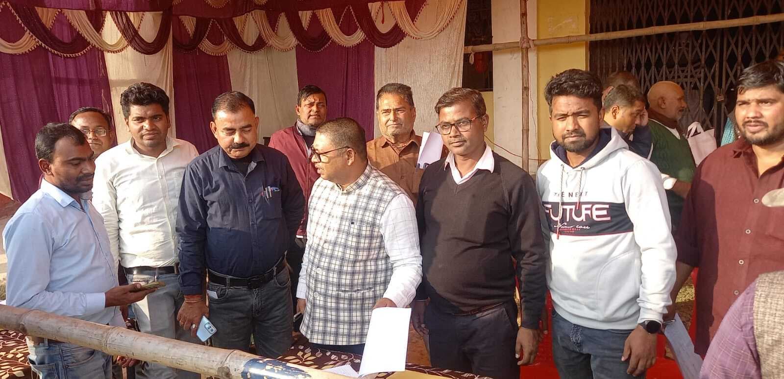 Madhubani News : डिस्पैच केंद्र पर मतदान कर्मियों ने दिया योगदान