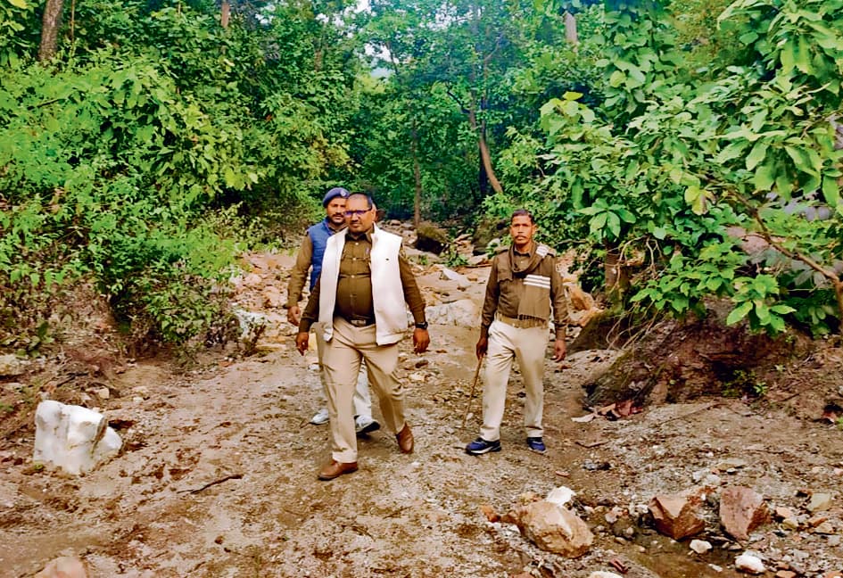 रजौली में चाल धंसने से तीन मजदूरों की मौत व दो घायल, माफियाओं ने मृत लोगों का शव व घायलों को किया गायब