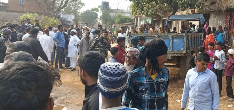 Dowry murder: संदेहास्पद स्थिति में विवाहिता की मौत, दहेज हत्या के आरोप में पति समेत नौ पर एफआइआर