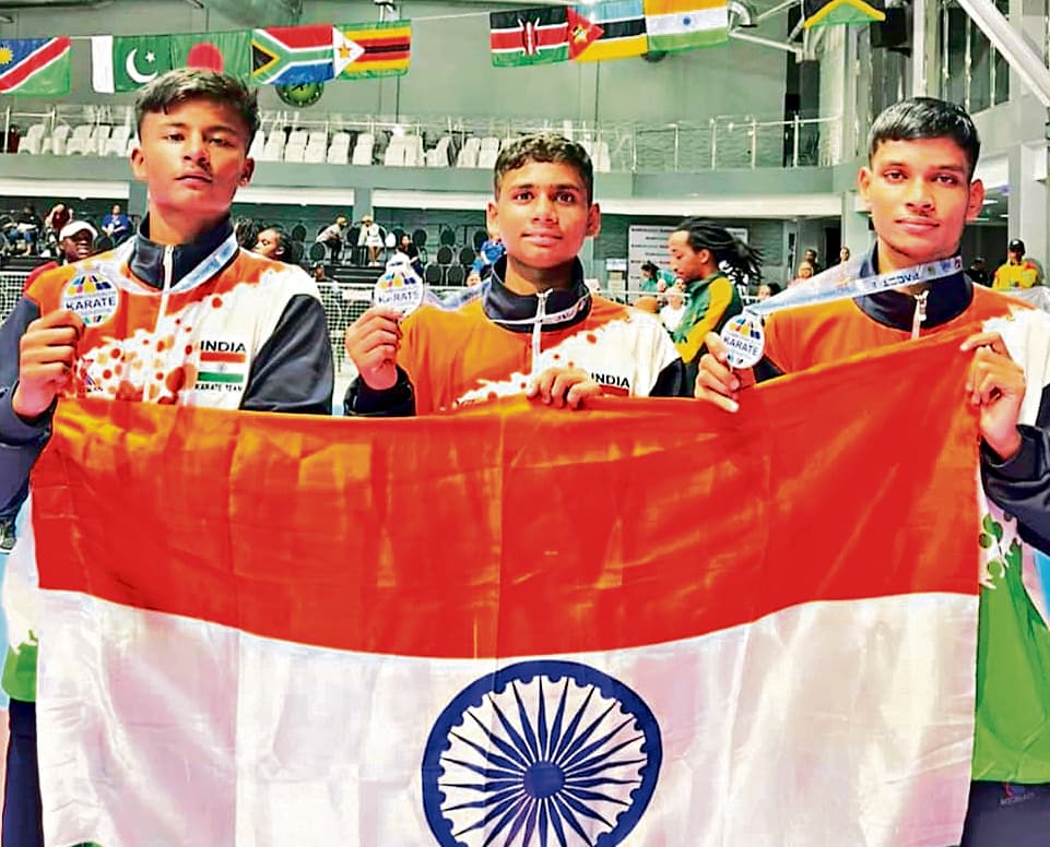 Rourkela News: 11वीं कॉमनवेल्थ कराटे चैंपियनशिप में राउरकेला के पुलक, आर्यव्रत व सूर्यप्रकाश ने जीता रजत पदक