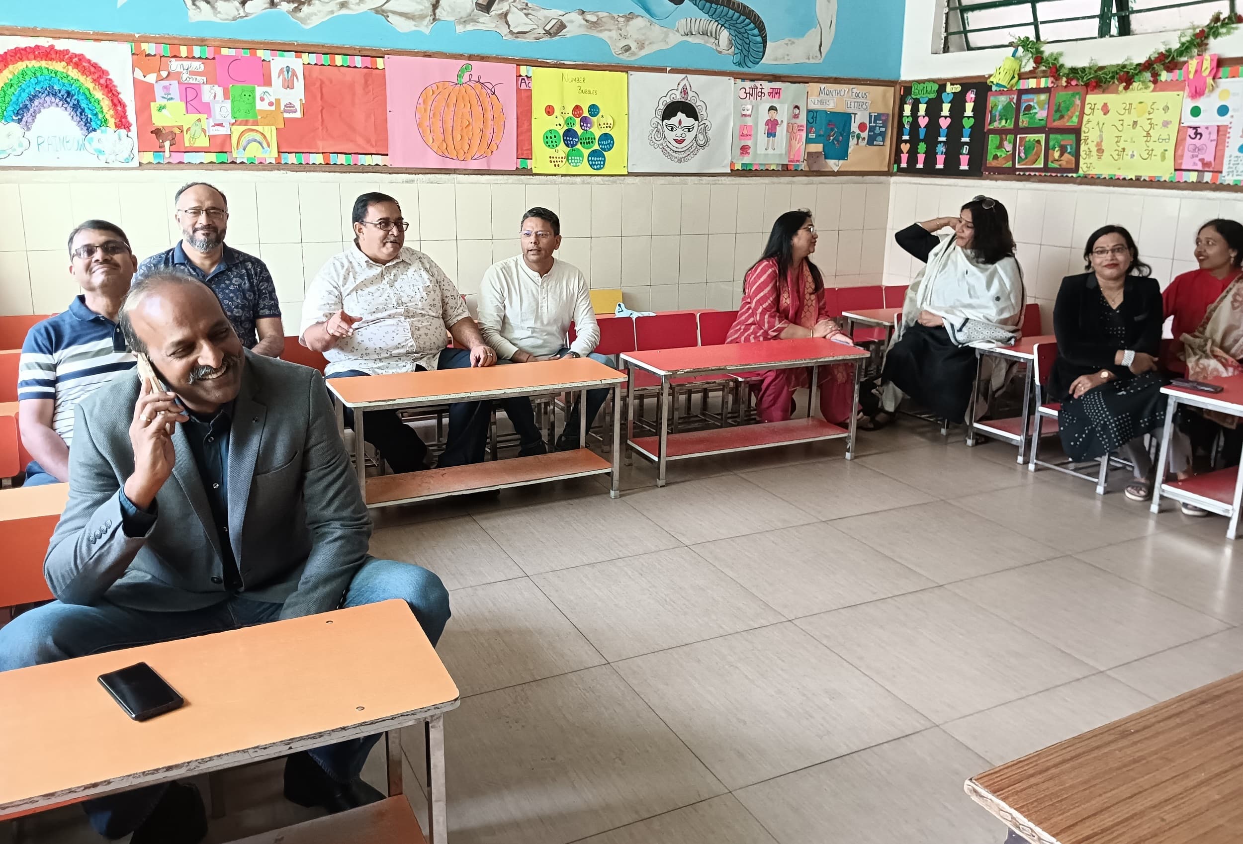 BOKARO NEWS: 37 साल बाद अपने स्कूल पहुंचे ज्वाइंट सेक्रेटरी, कराया नी डाउन