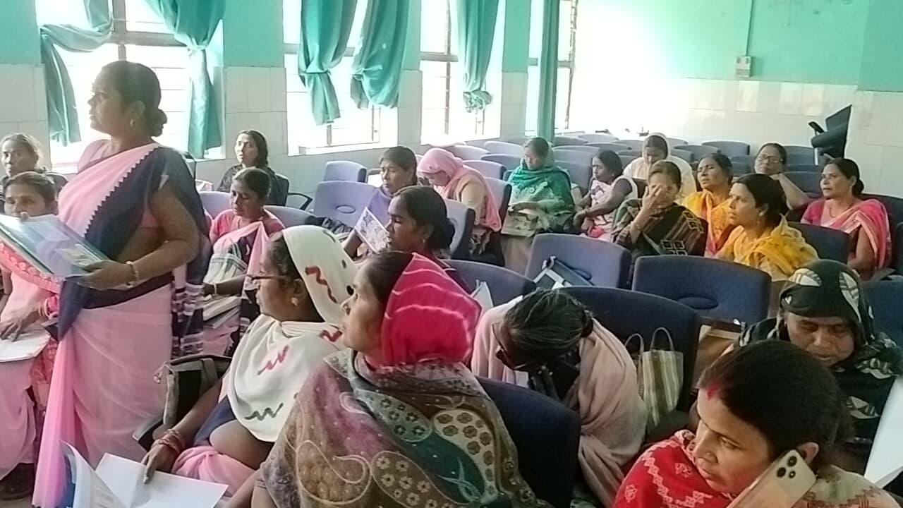 आशा को एफपीएलएमआइएस व सर्वे ड्यूटी लिस्ट का दिया गया प्रशिक्षण