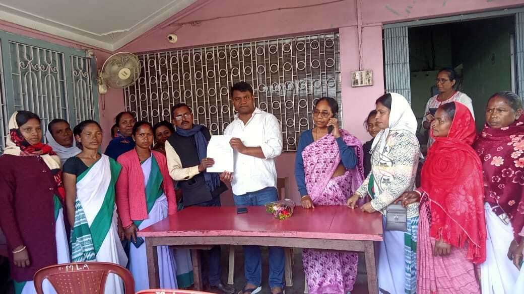 सहिया कर्मी संघ ने विधायक को सौंपा पांच सूत्री ज्ञापन
