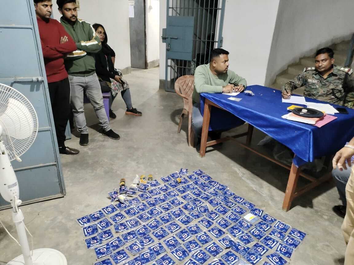 दुकान व गैराज से बाइक के नकली पार्ट्स बरामद
