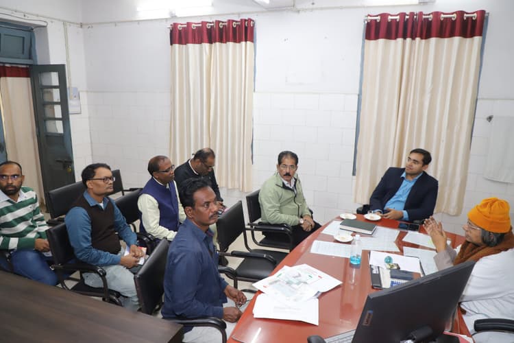 Jamshedpur News : एमजीएम अस्पताल के मरीजों को मेडिकल कॉलेज में बन रही बिल्डिंग में भेजने की तैयारी