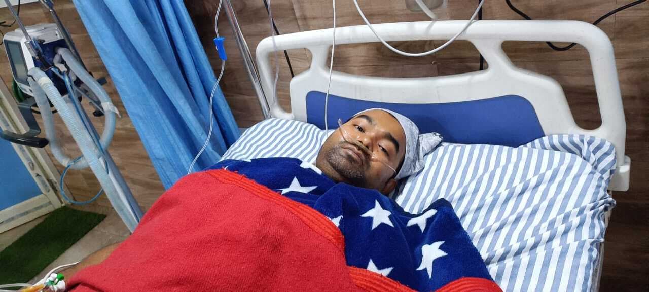 दुकानदार को चाकू मार कर बदमाशों ने 3.50 लाख रुपया, मोबाइल व स्कूटी लूटी